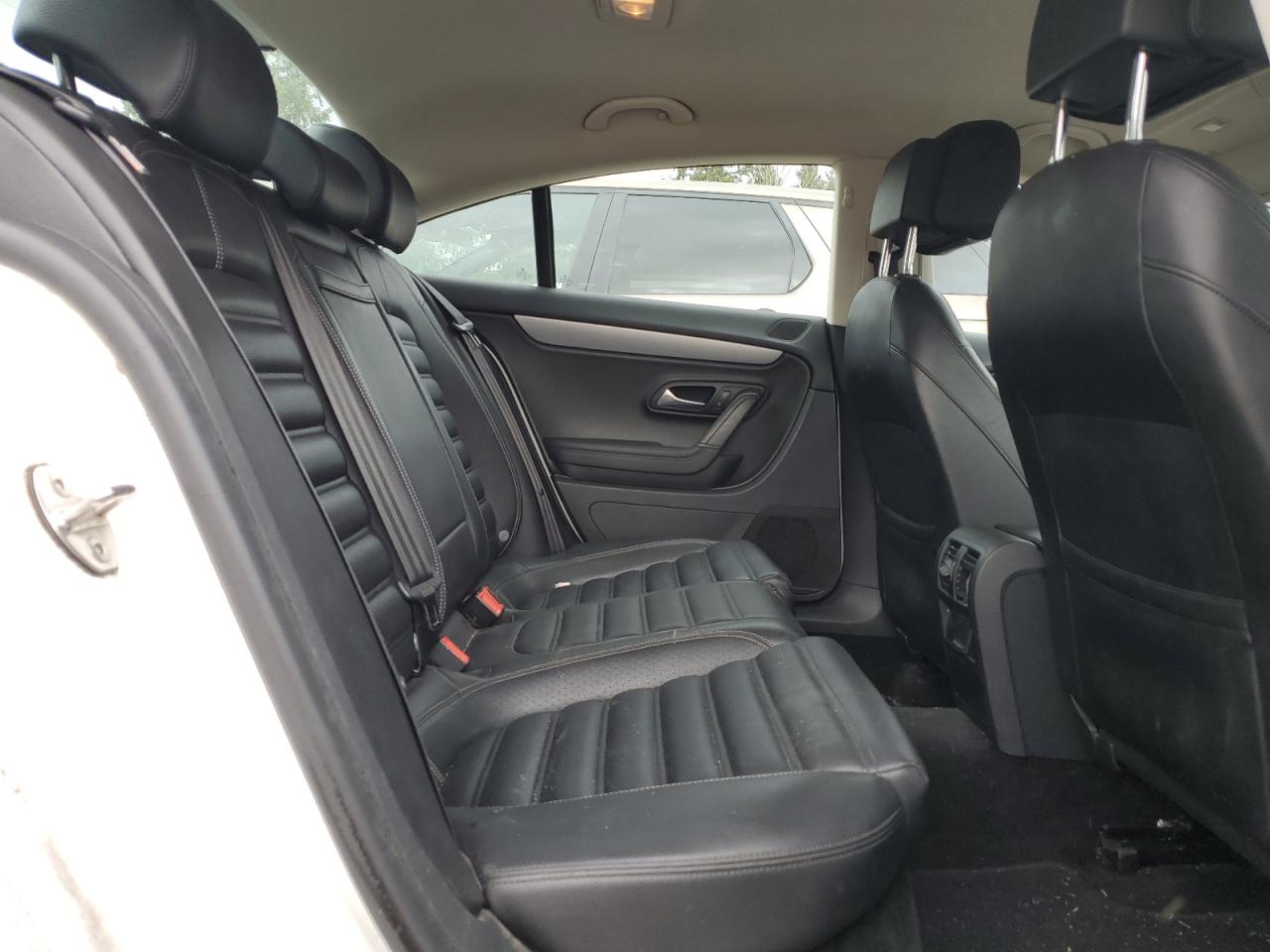 2013 Volkswagen Passat CC - Image 10