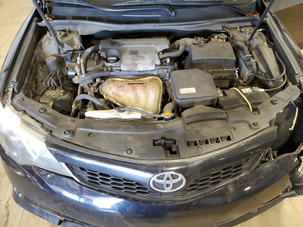 2014 Toyota Camry - Image 11