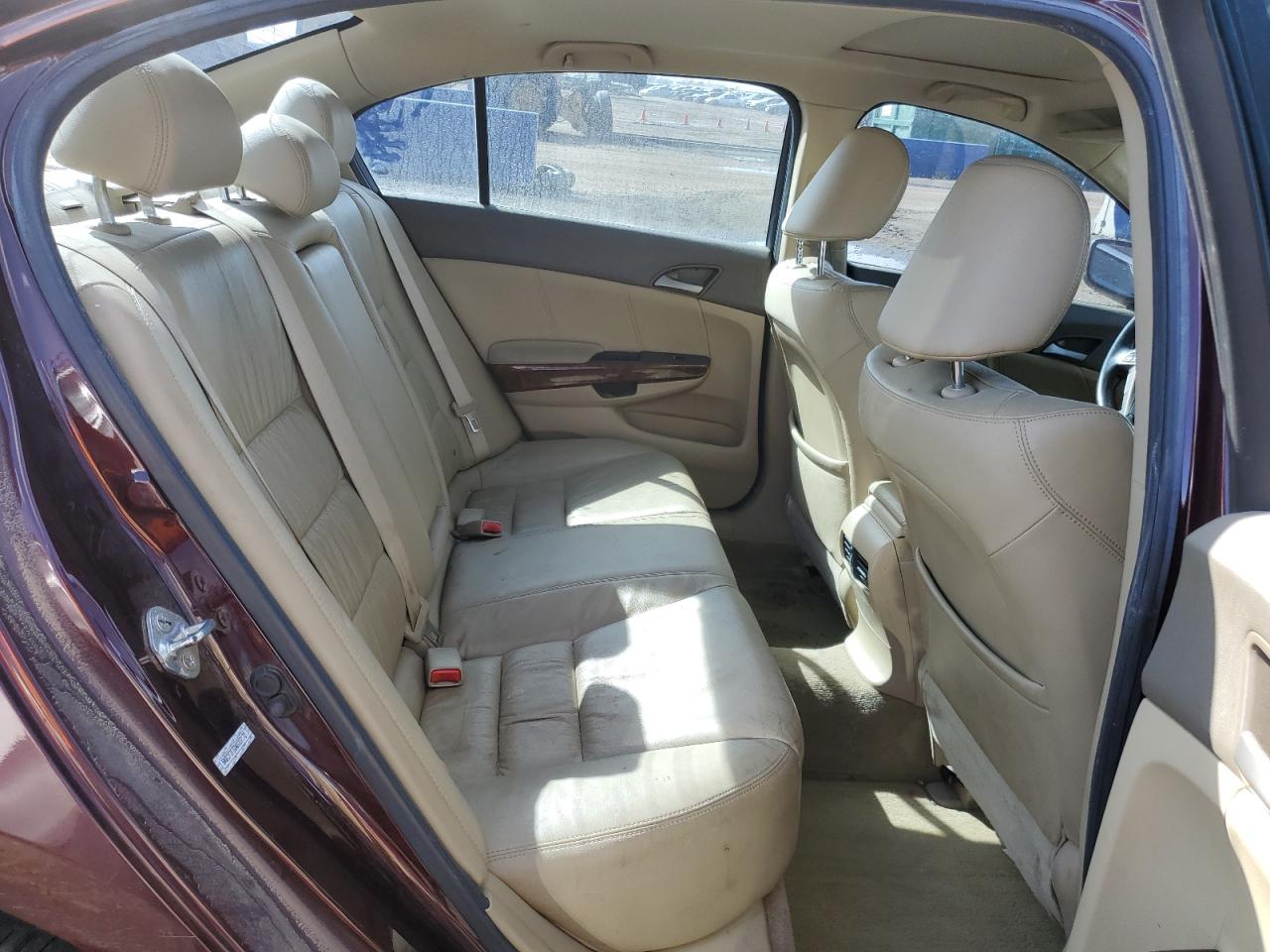 2010 Honda Accord - Image 10