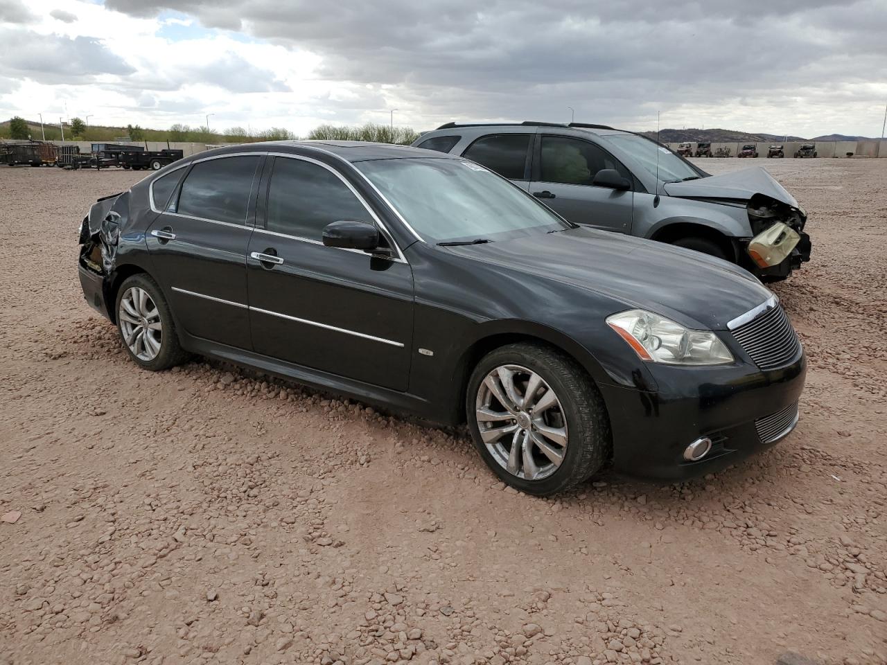 2010 Infiniti M - Image 4