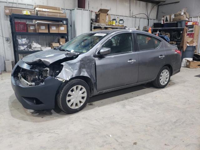  NISSAN VERSA 2018 Сірий