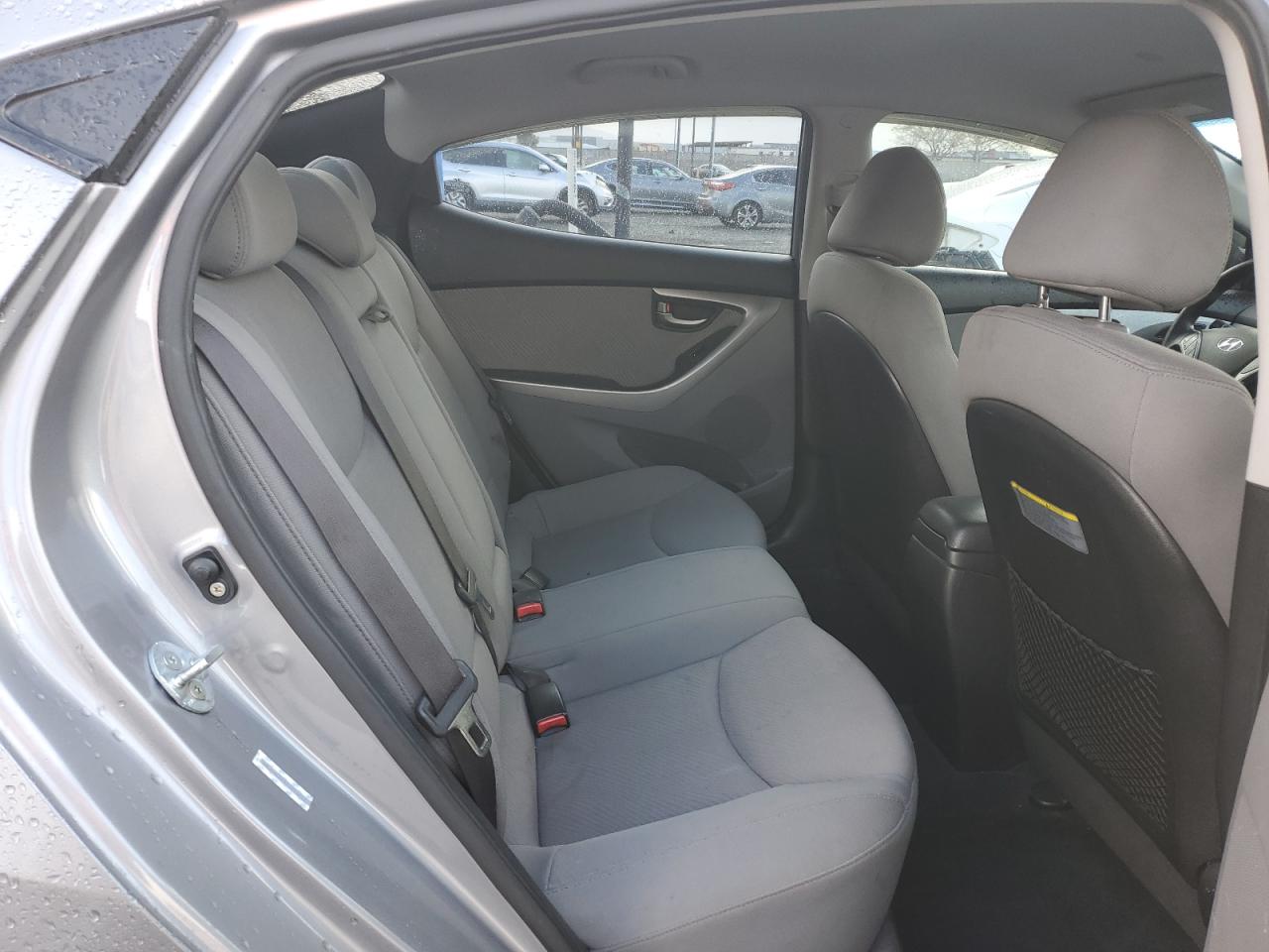 2013 Hyundai Elantra - Image 10