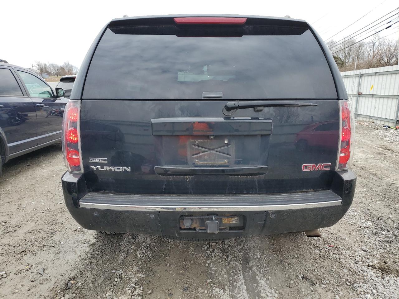2009 GMC Yukon - Image 6