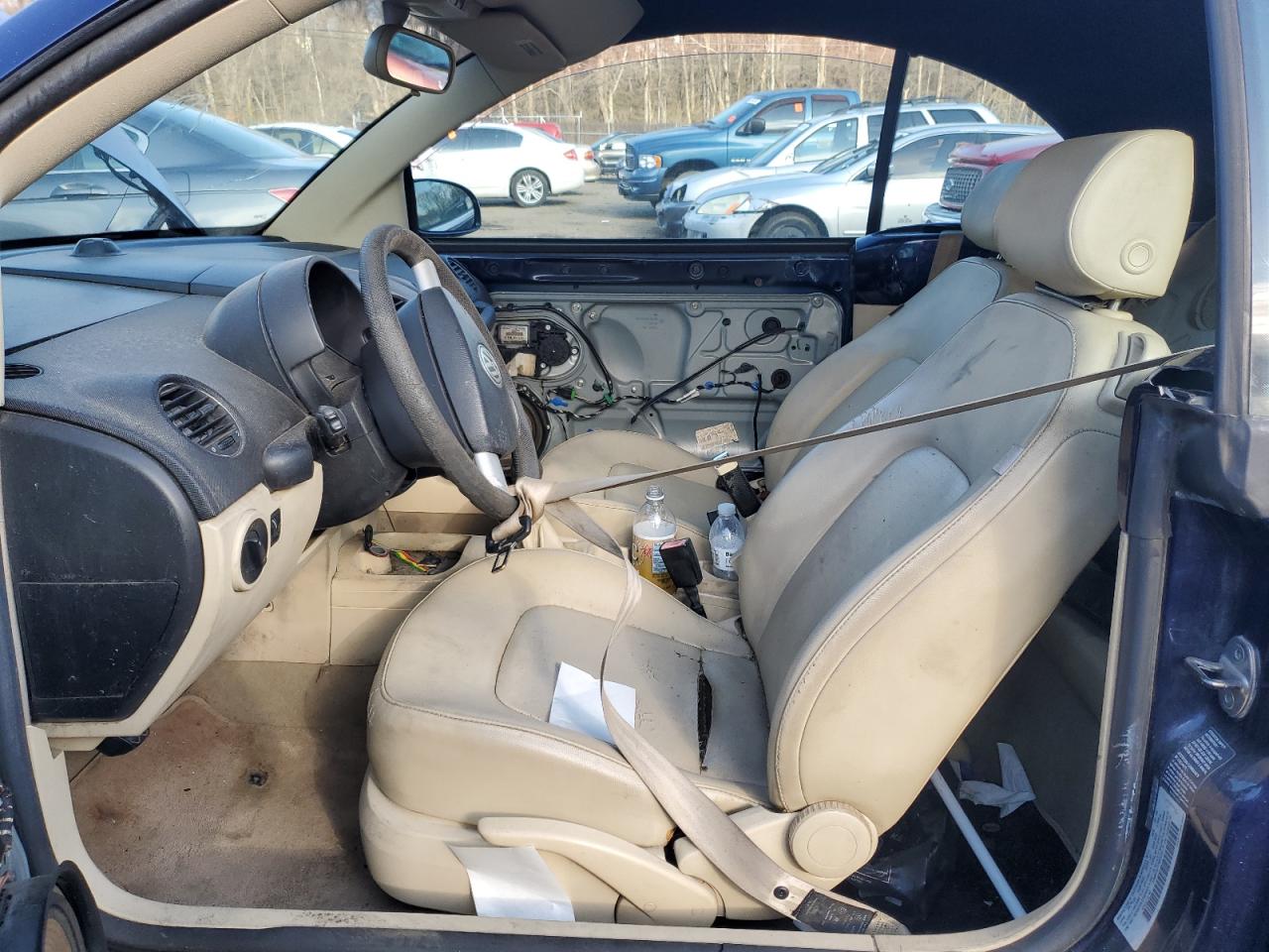 2006 Volkswagen New Beetle Convertible Option Package 1 VIN: 3VWRF31Y76M316171 Lot: 49972665