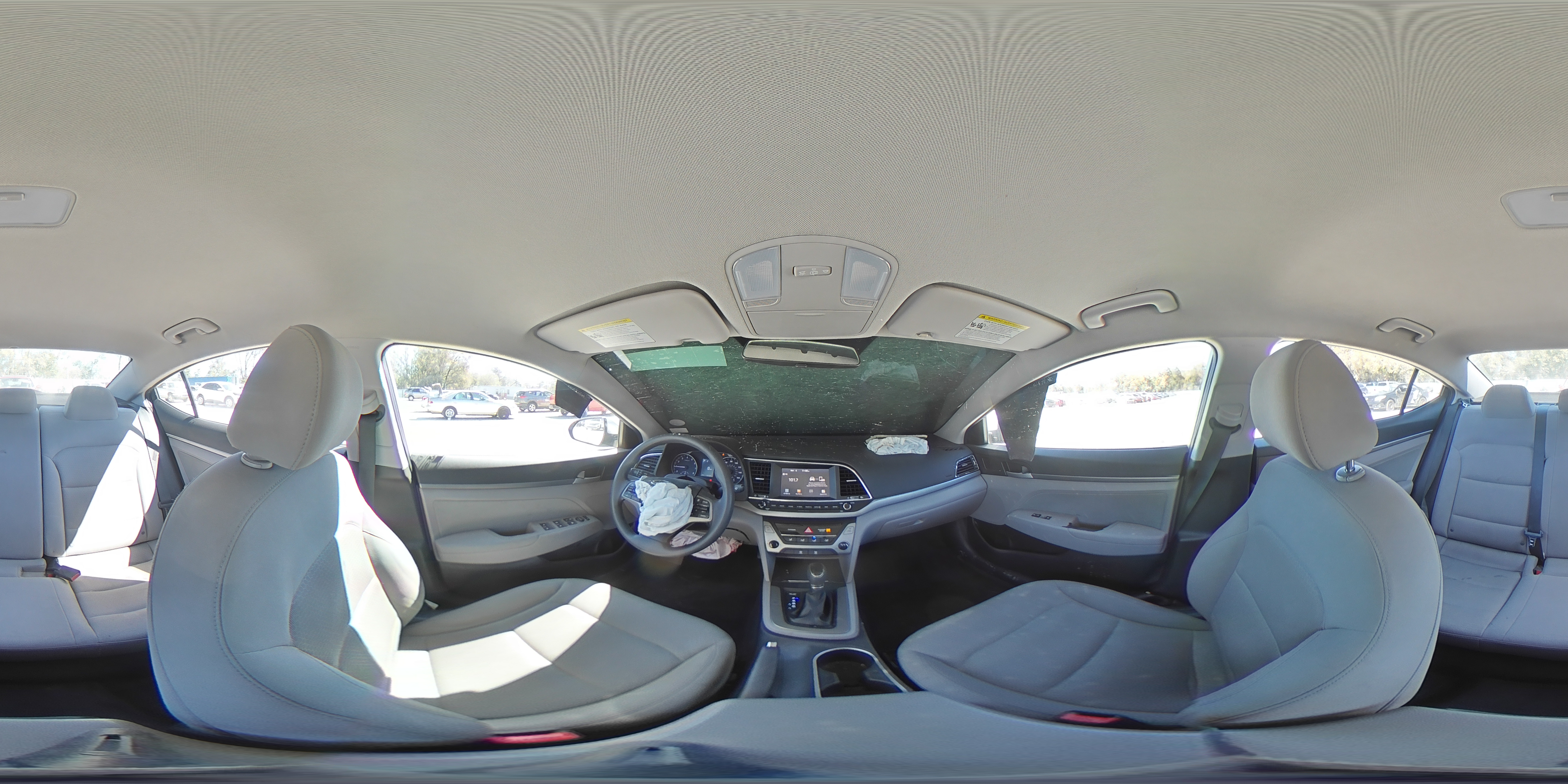2018 Hyundai Elantra - Image 12