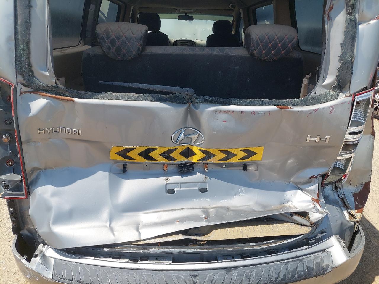 KMJWA37R4GU804568 - 2006 Hyundai H1 - #50849305