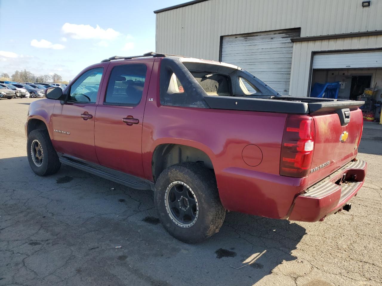 2007 Chevrolet Avalanche - Image 2