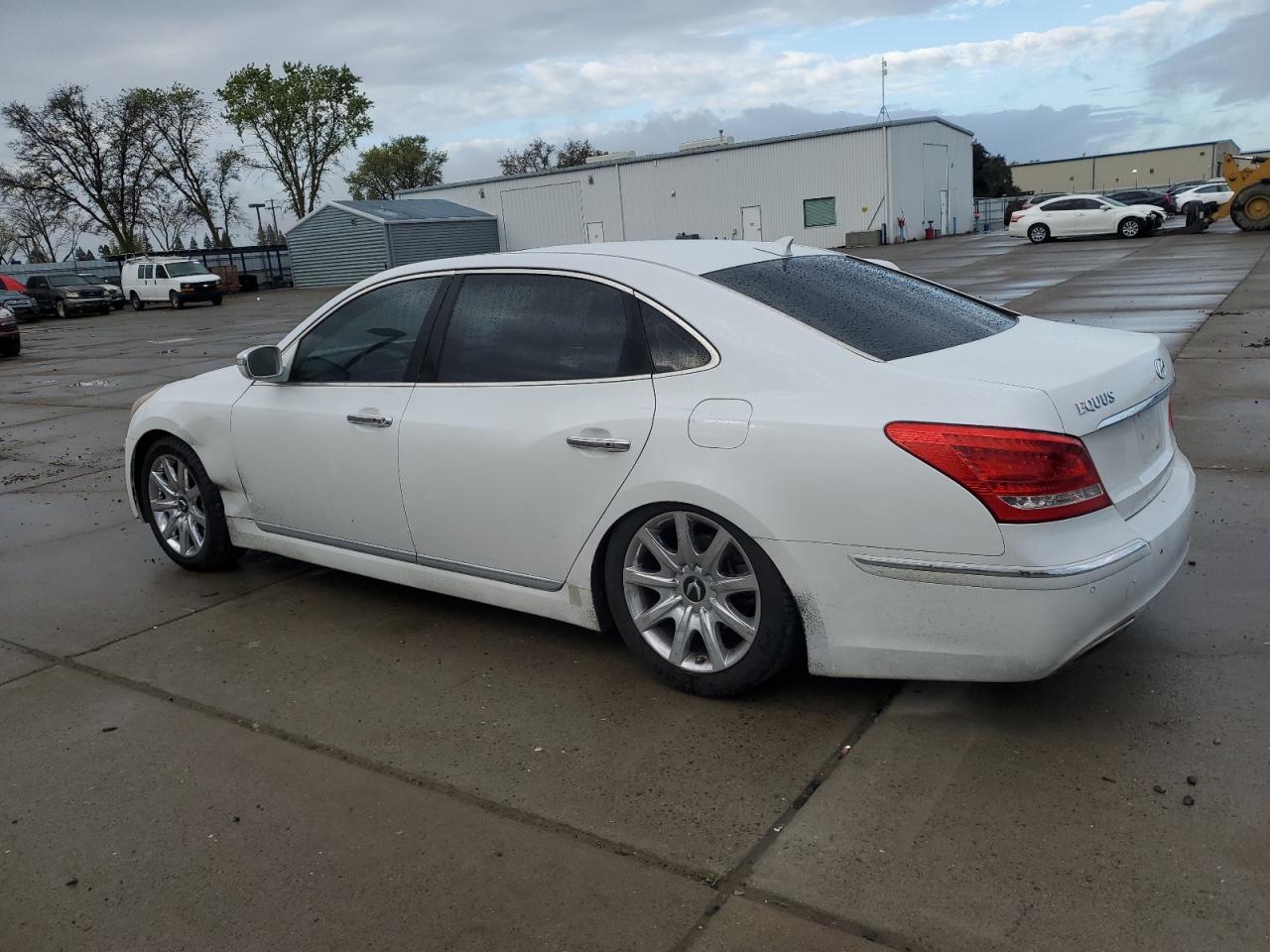 2013 Hyundai Equus - Image 2