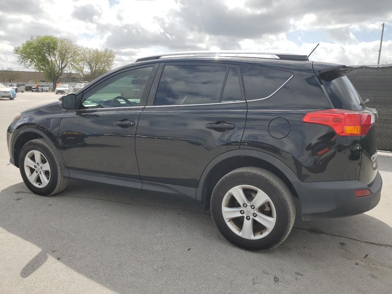 2014 Toyota RAV 4 - Image 2