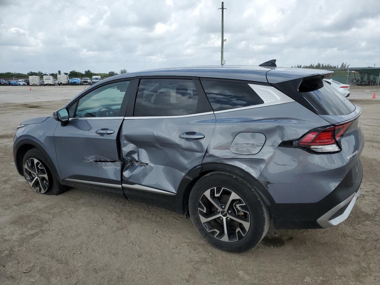 2024 Kia Sportage - Image 2