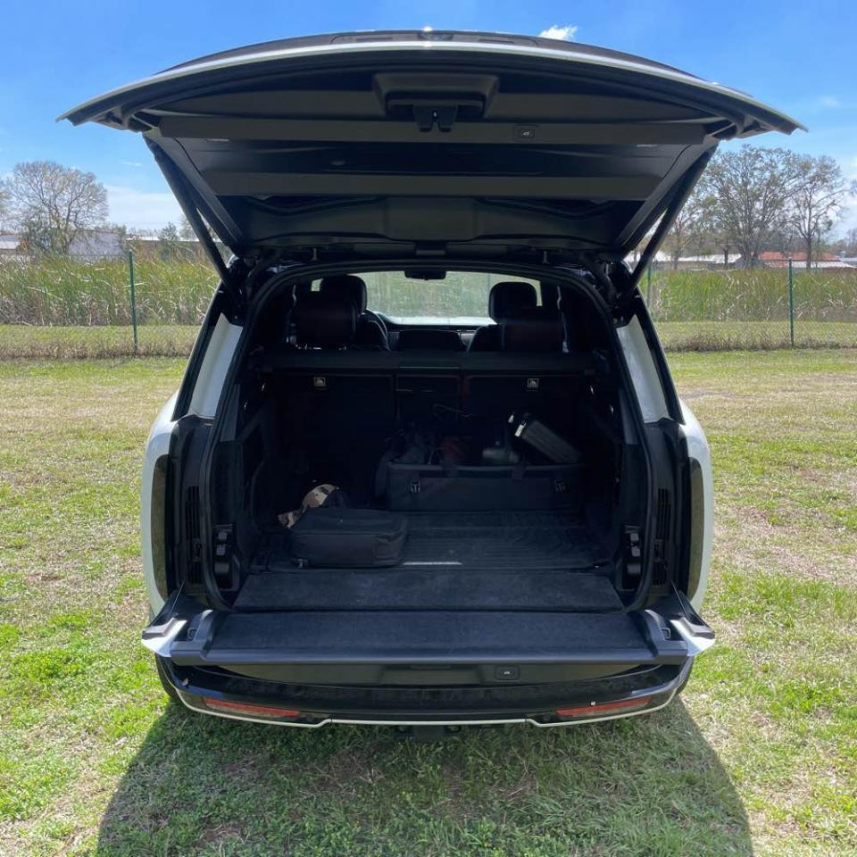 2023 Land Rover Range Rover - Image 16