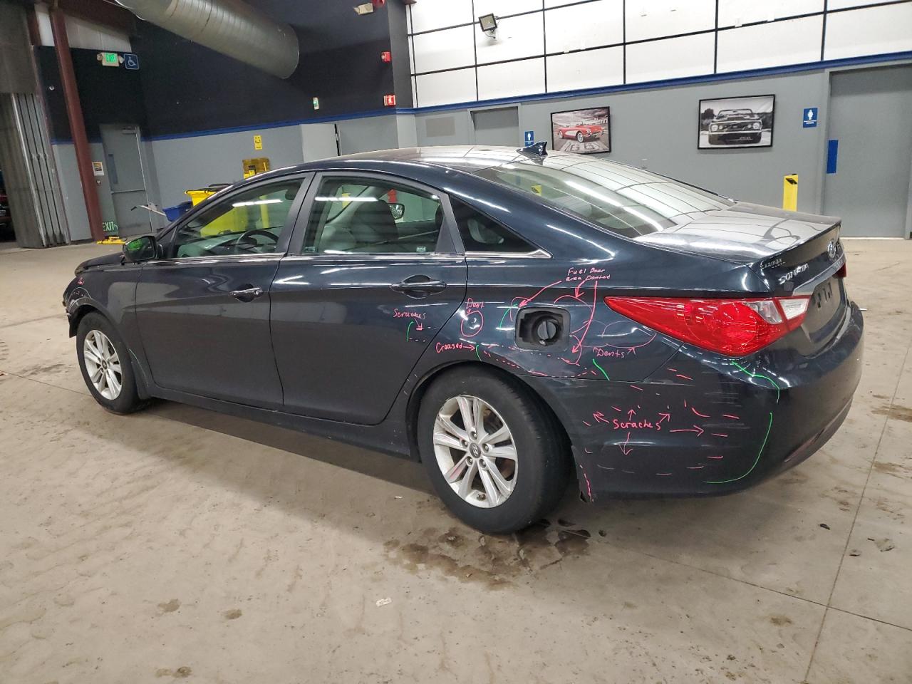 2012 Hyundai Sonata - Image 2