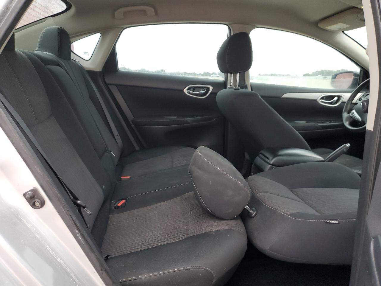 2015 Nissan Sentra - Image 10