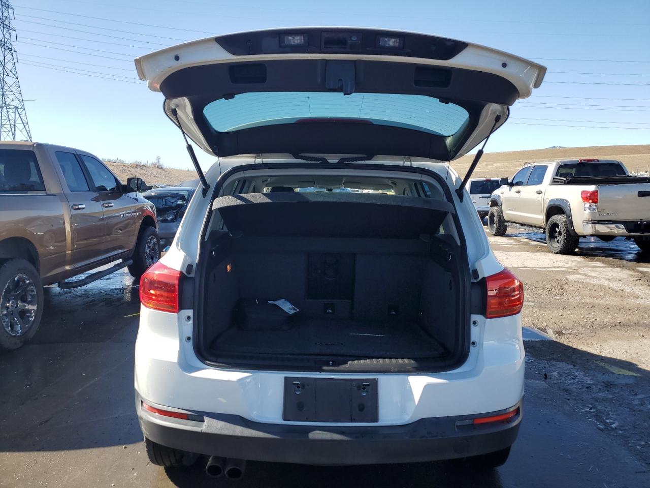 2017 Volkswagen Tiguan - Image 6