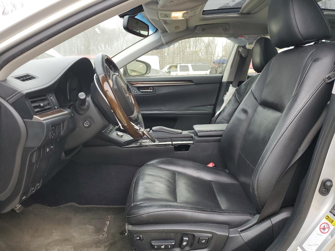 2014 Lexus ES - Image 7
