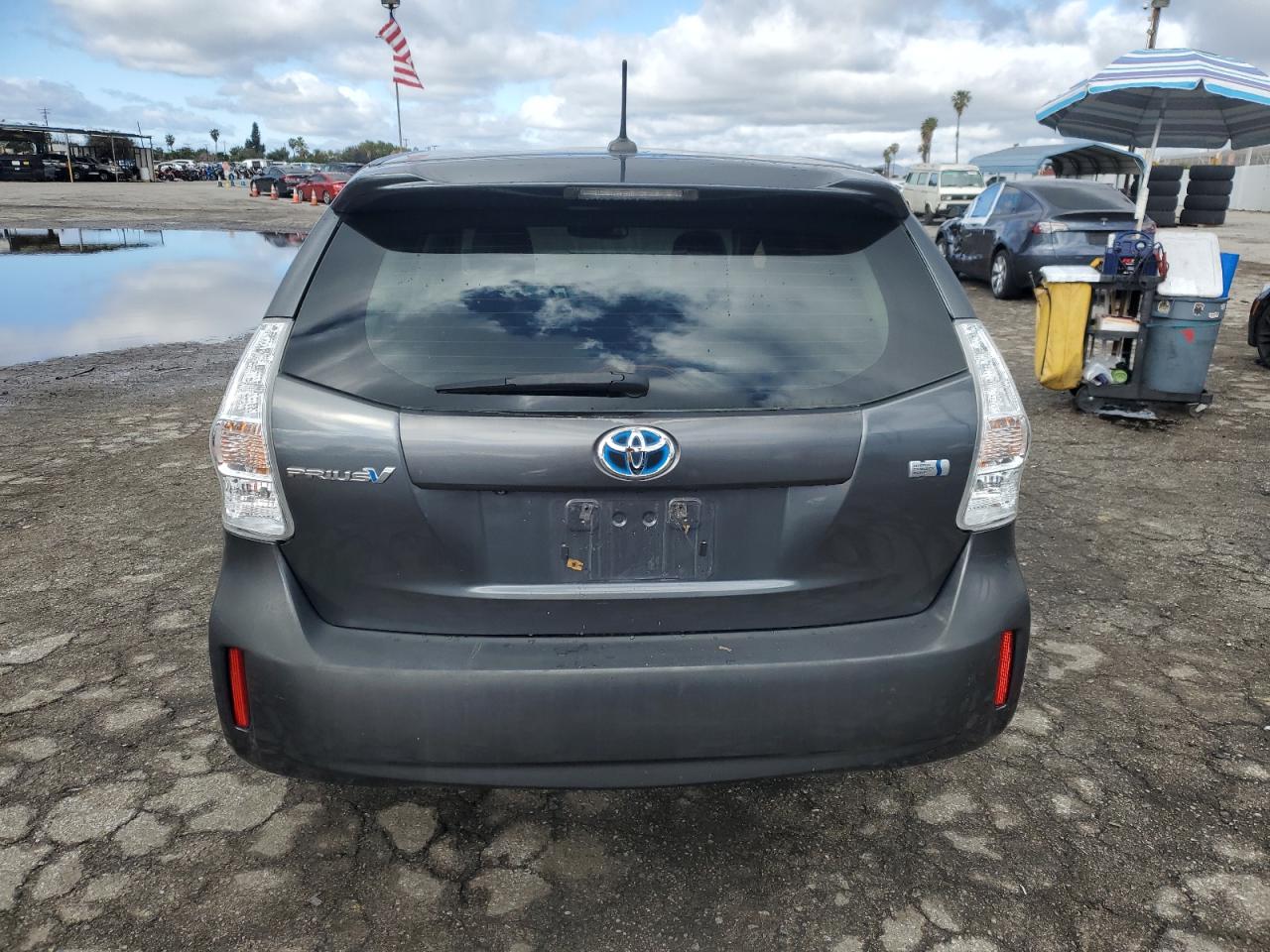 2013 Toyota Prius - Image 6