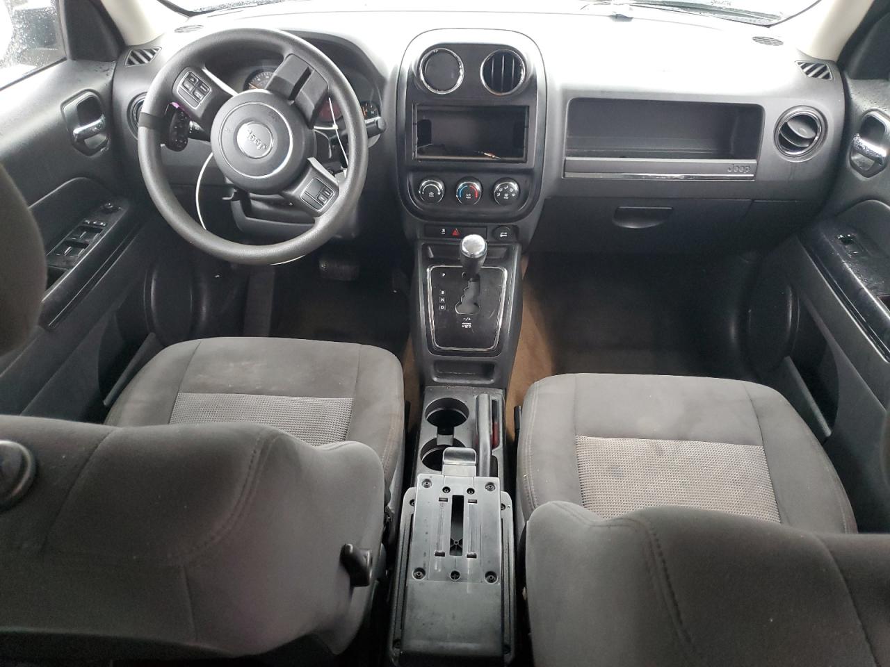 2015 Jeep Liberty (Patriot) - Image 8