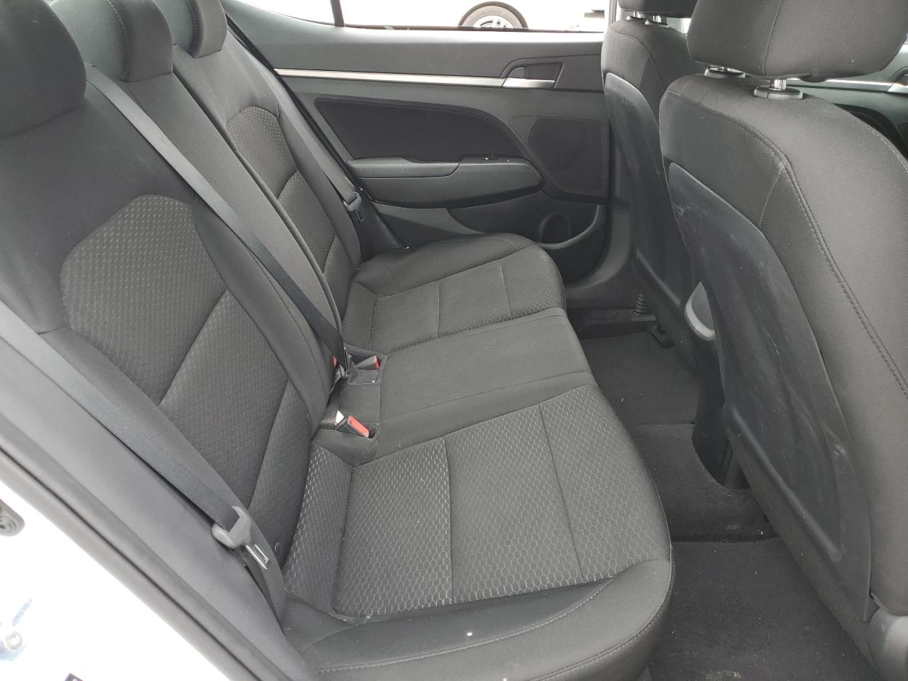 2019 Hyundai Elantra - Image 10