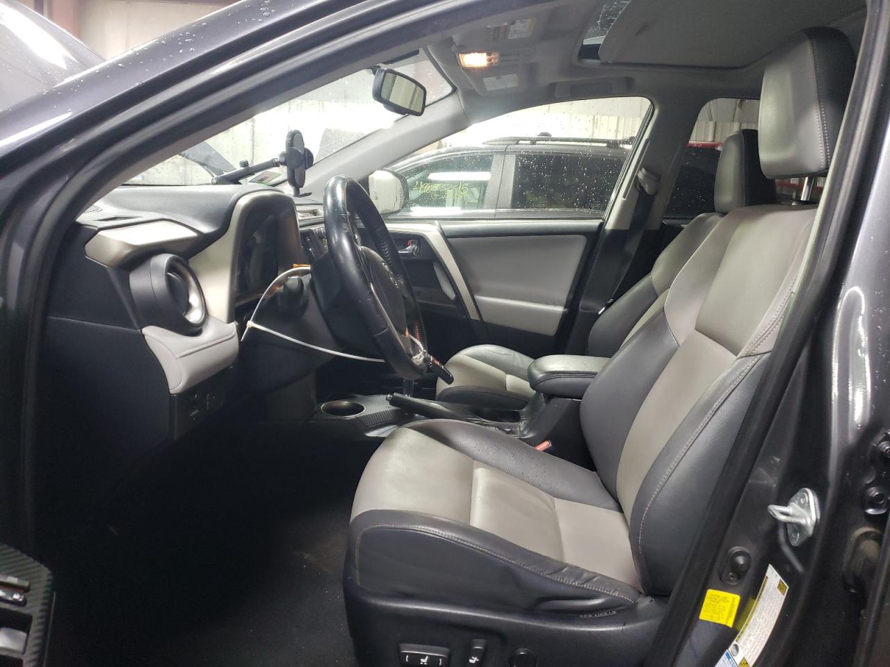 2015 Toyota RAV 4 - Image 7
