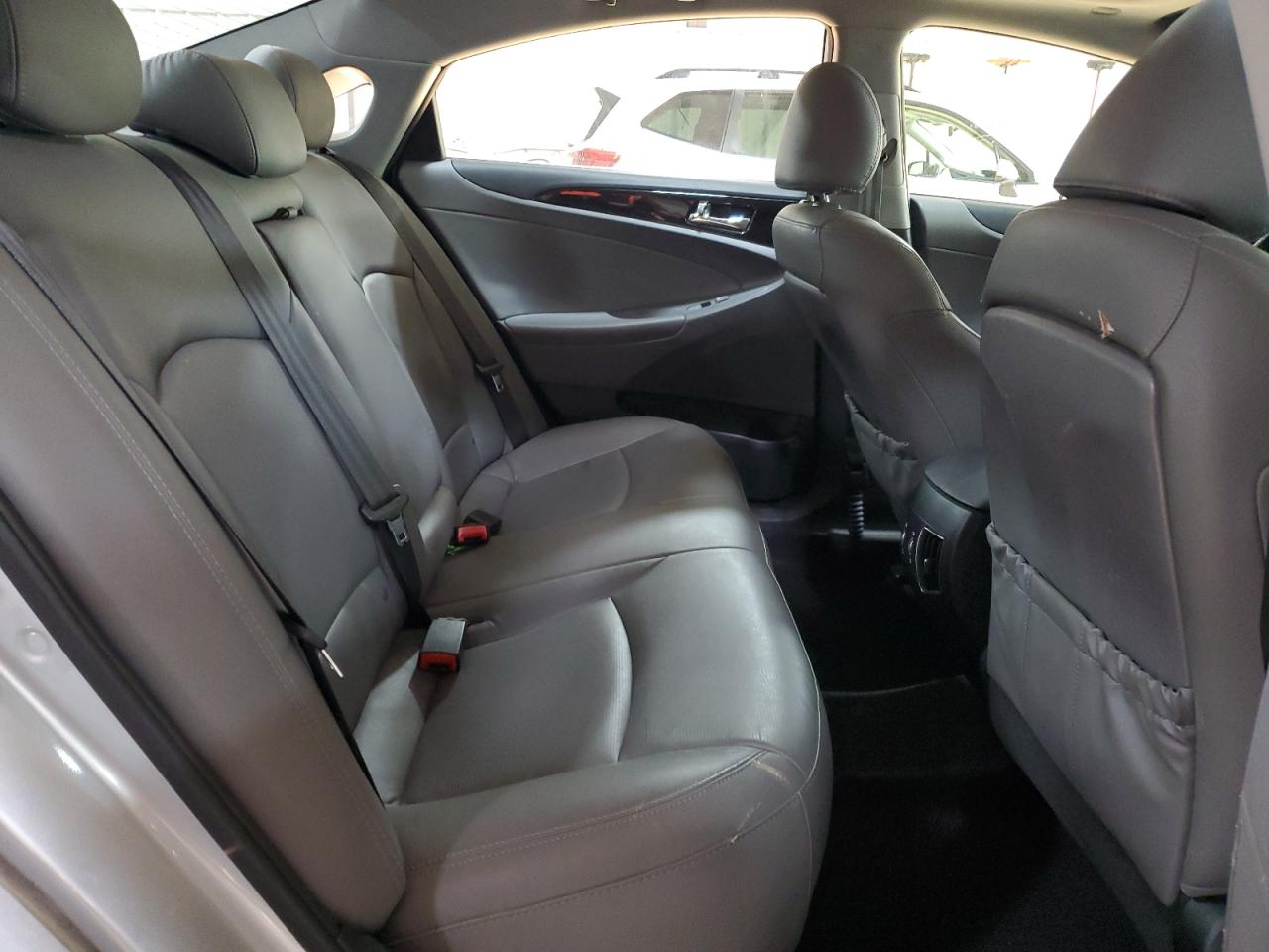 2013 Hyundai Sonata - Image 10