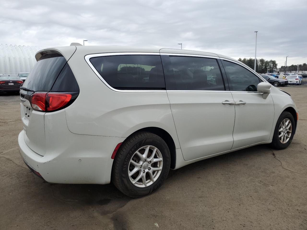 2020 Chrysler Pacifica - Image 3