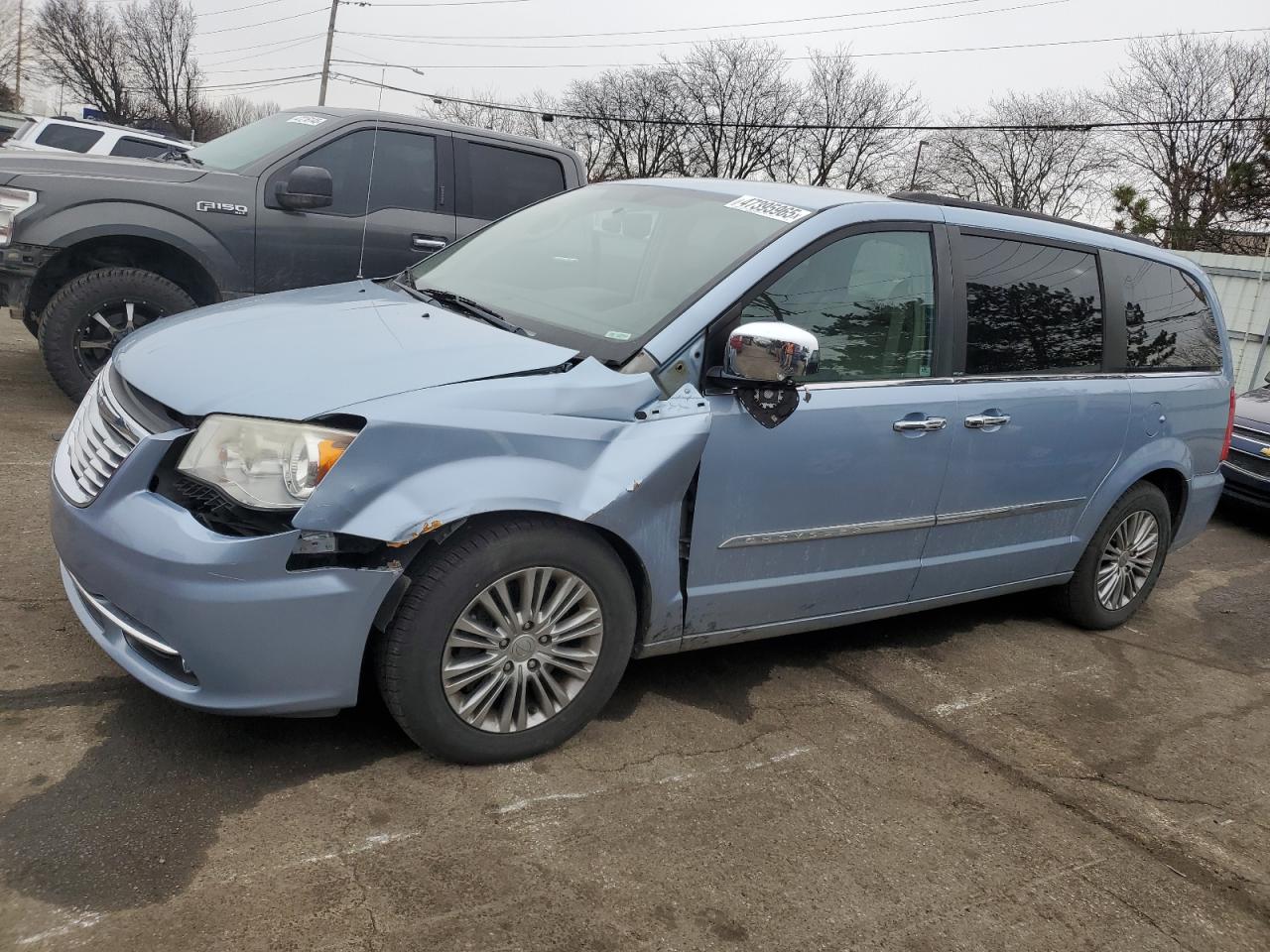 2013 Chrysler Town & Country - Image 1