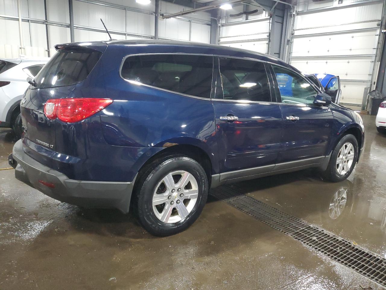 2011 Chevrolet Traverse - Image 3