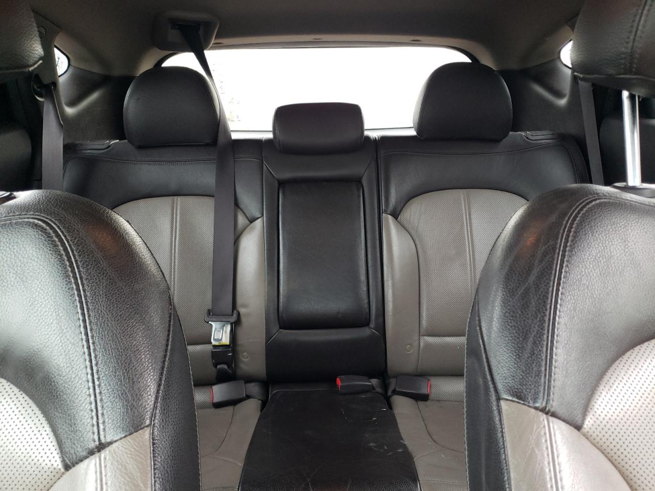 2010 Hyundai Tucson - Image 10