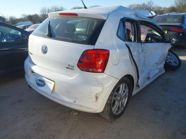 2013 VOLKSWAGEN POLO