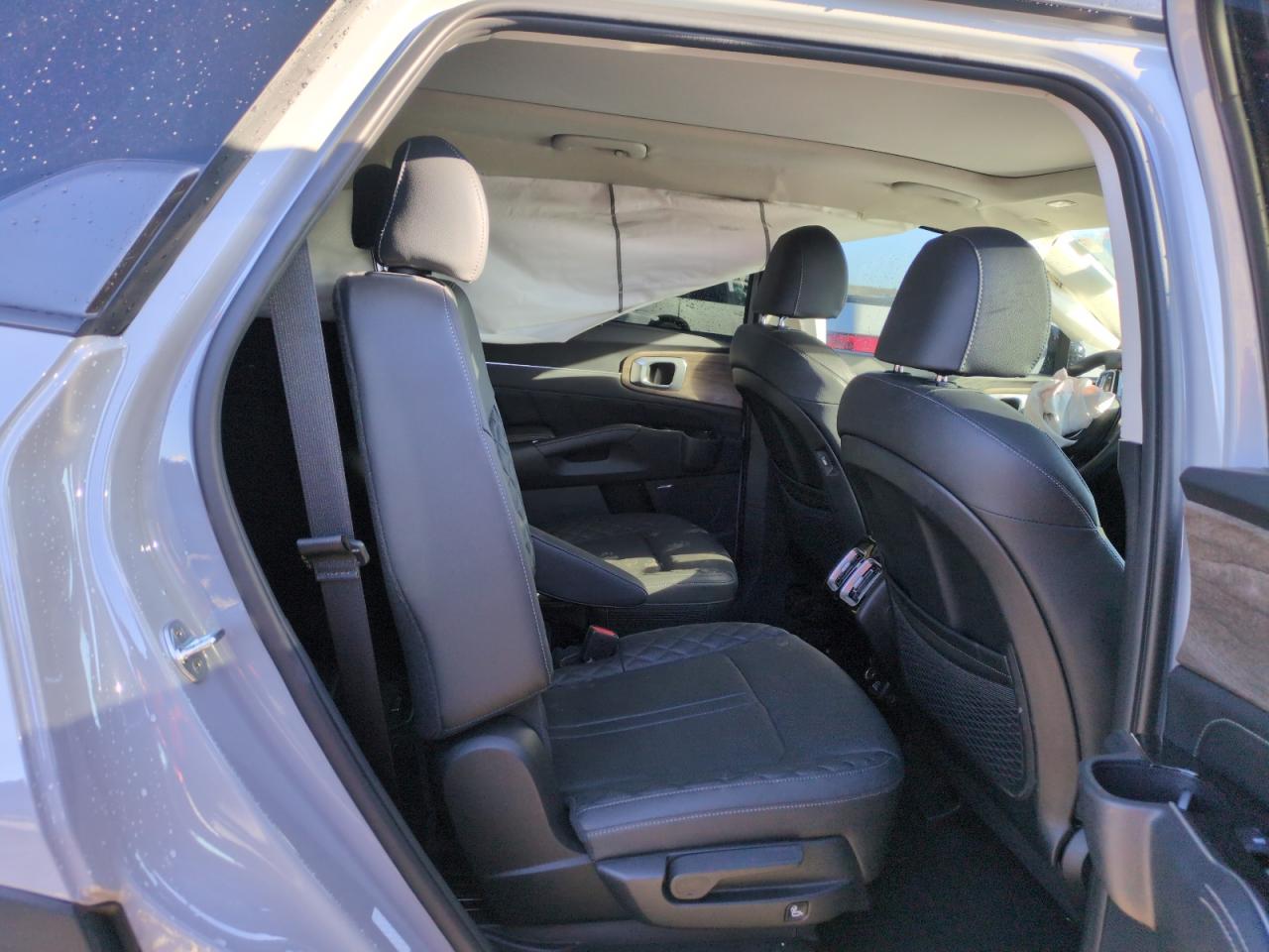 2023 Kia Sorento - Image 10