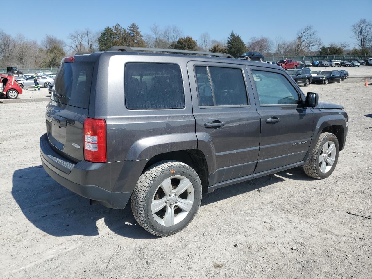 2014 Jeep Liberty (Patriot) - Image 3
