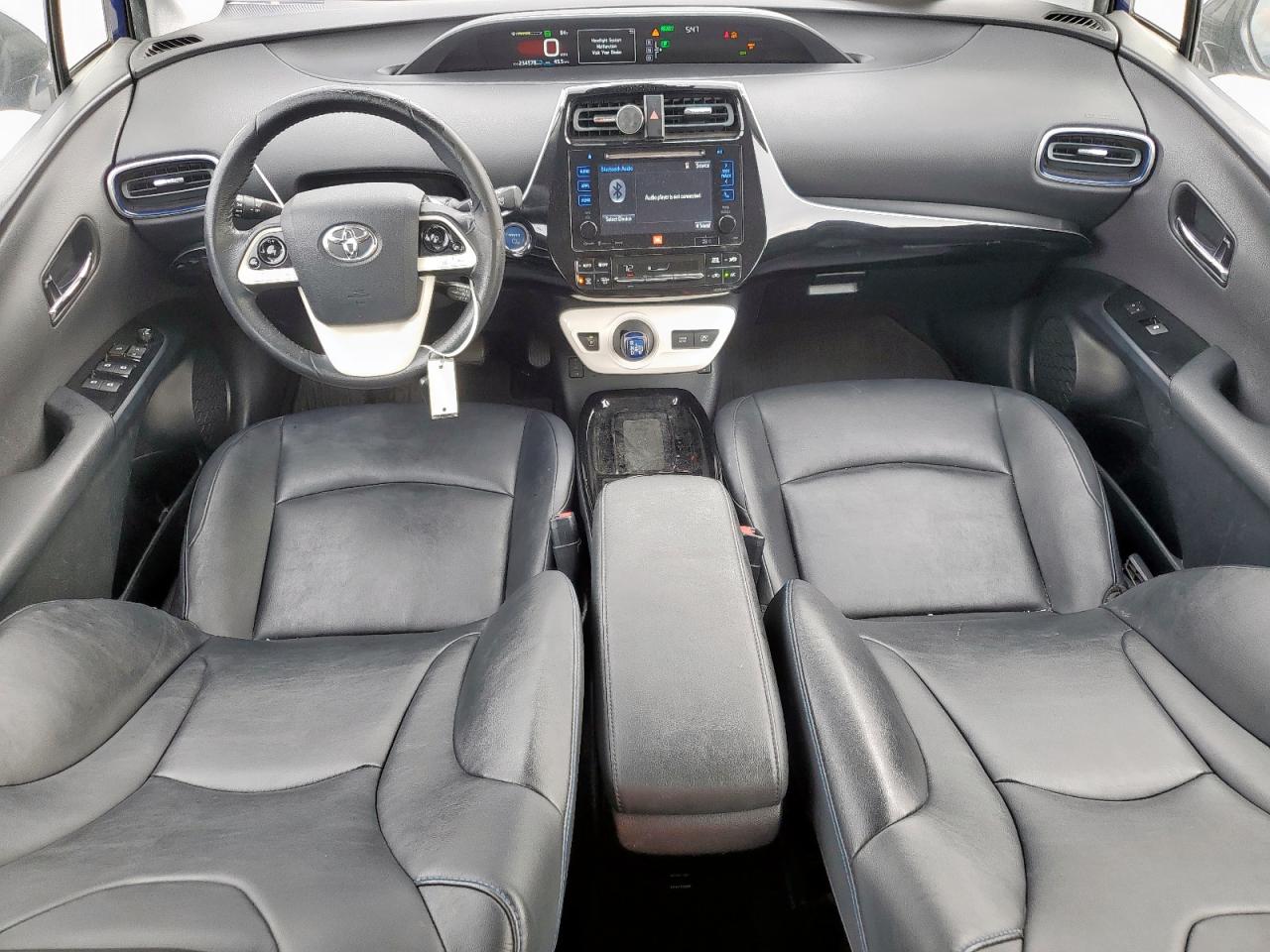 2017 Toyota Prius - Image 8