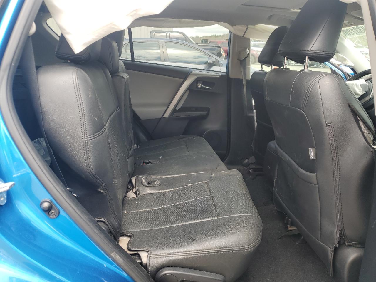 2017 Toyota RAV 4 - Image 11