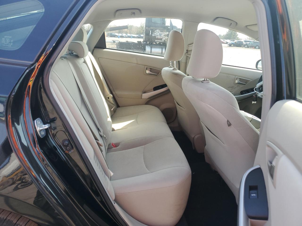 2014 Toyota Prius - Image 10