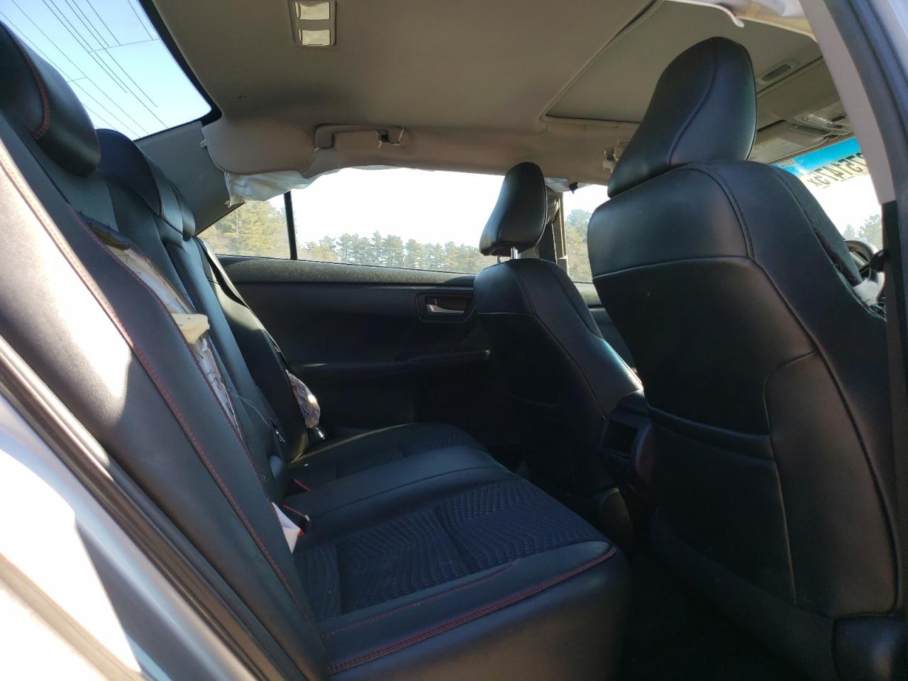 2015 Toyota Camry - Image 10