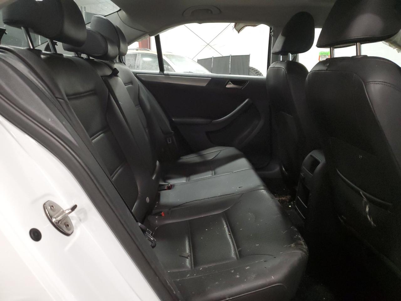 2015 Volkswagen Jetta - Image 11