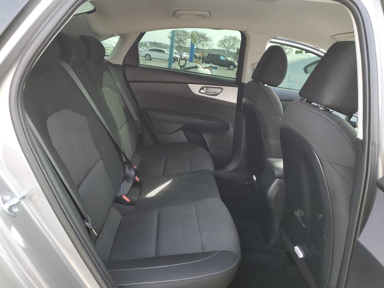 2024 Kia Forte - Image 10