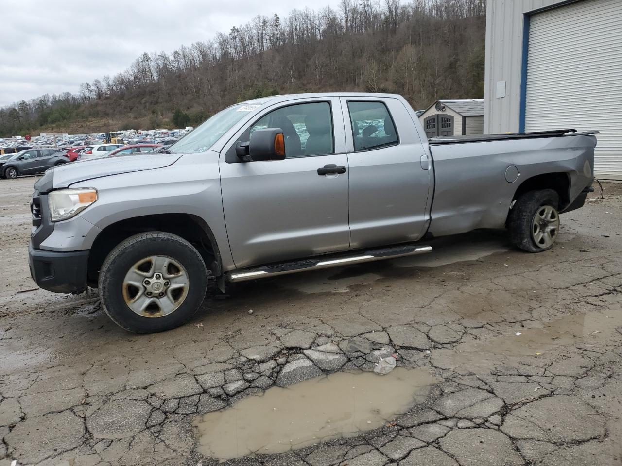 2015 Toyota Tundra Double Cab Sr for Sale in Hurricane, WV - Rear End