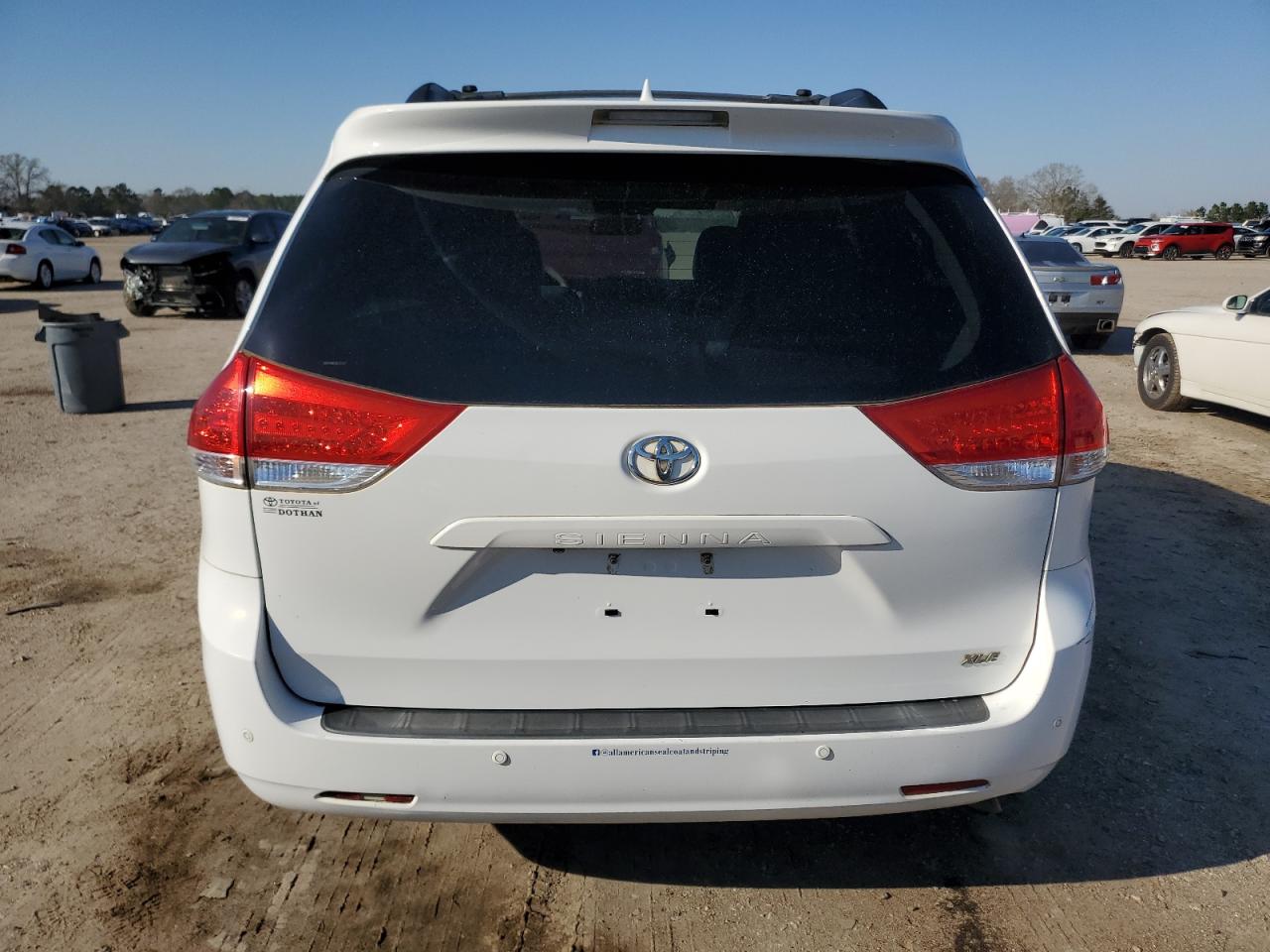 2013 Toyota Sienna - Image 6