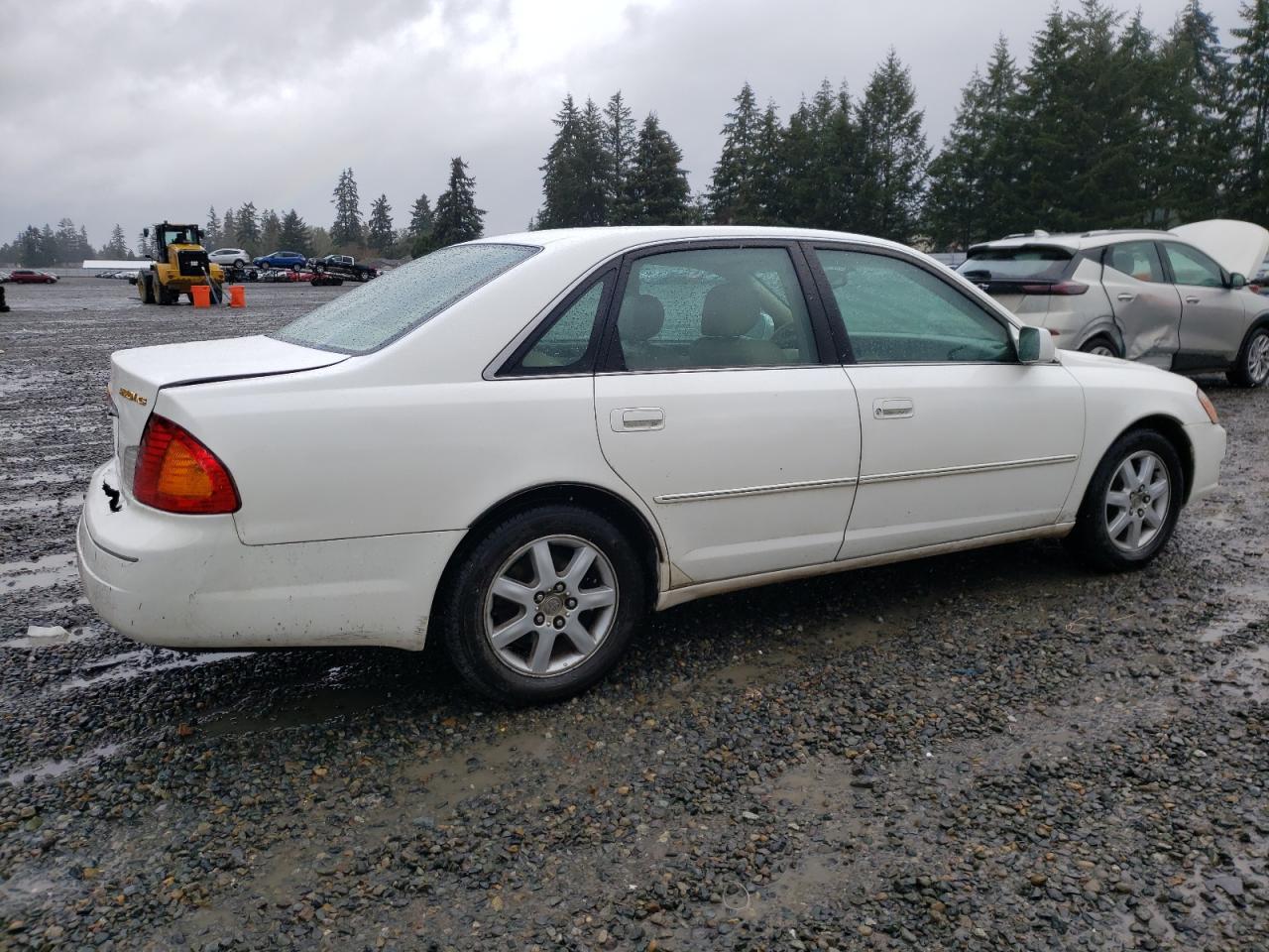 2000 Toyota Avalon - Image 3