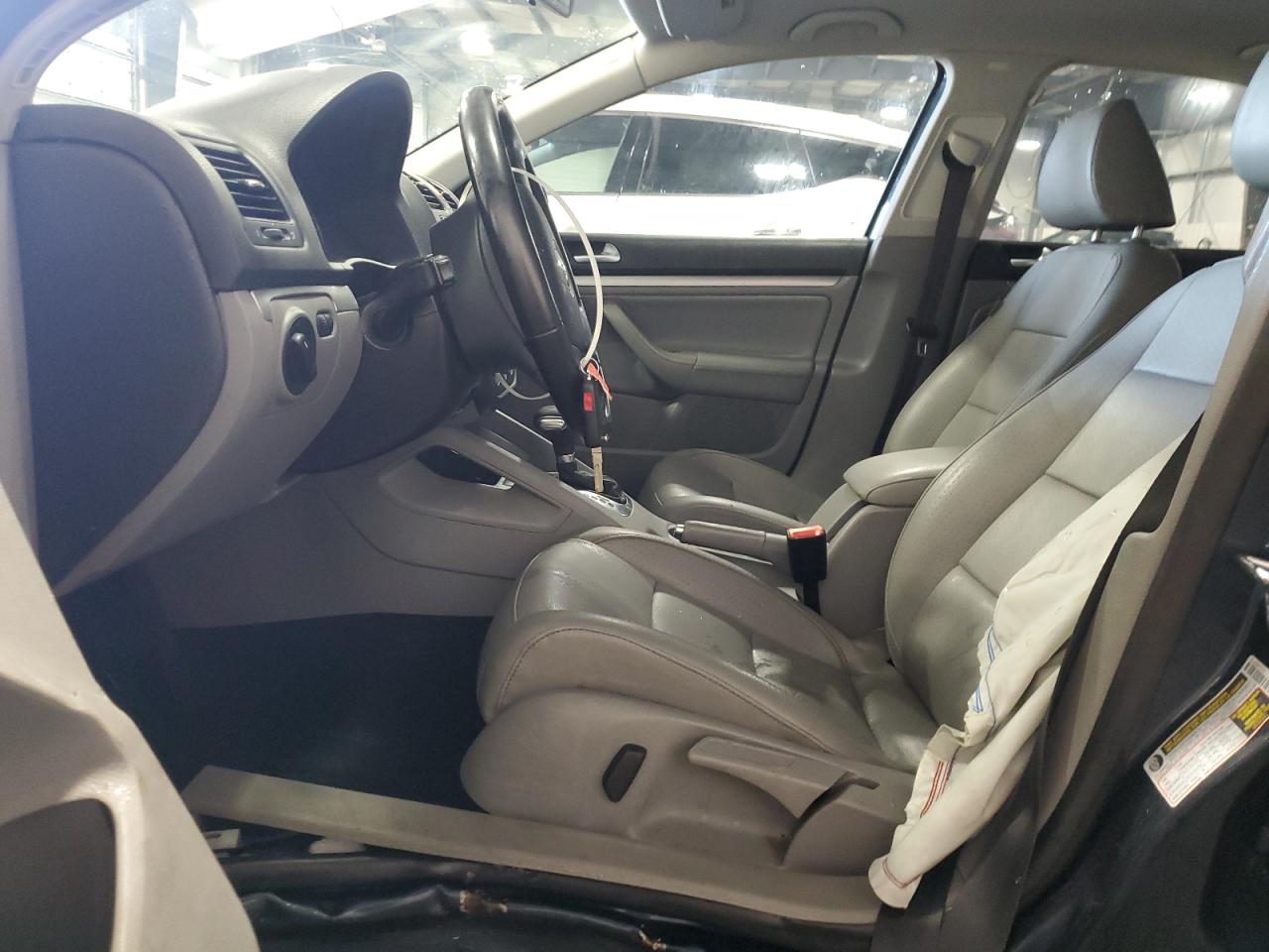 2009 Volkswagen Jetta - Image 7