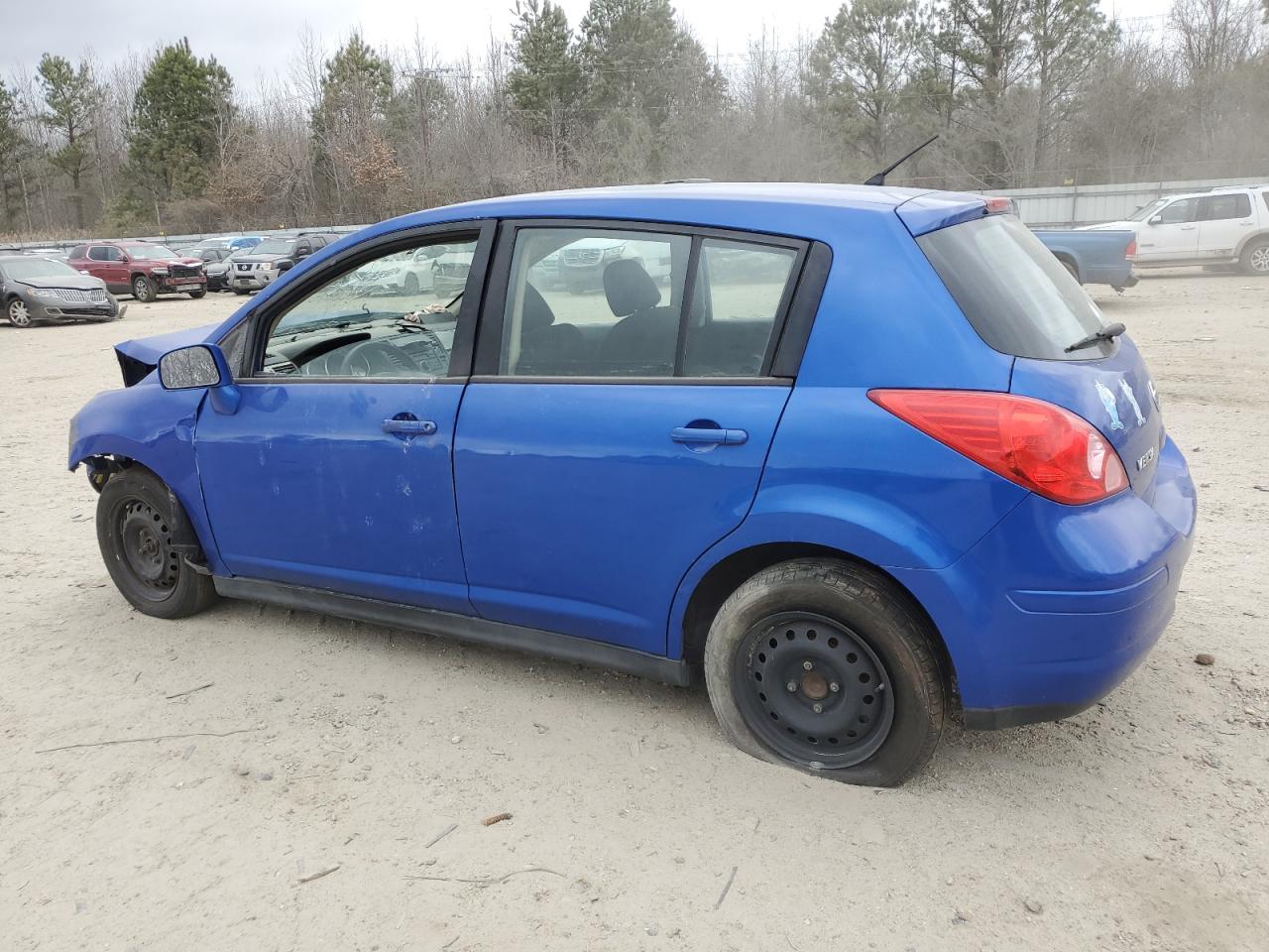 2012 Nissan Versa - Image 2