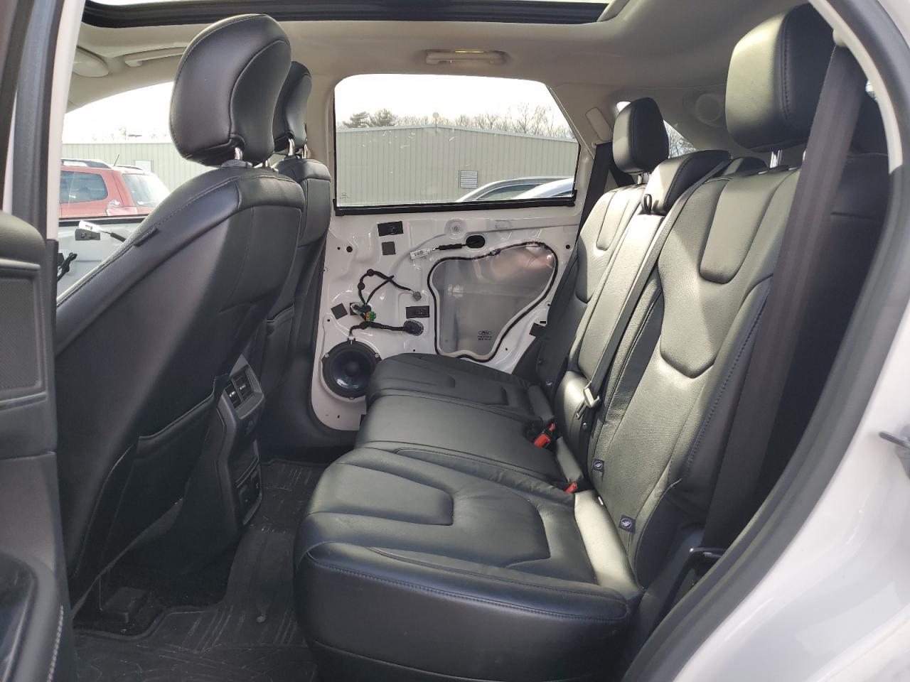 2015 Ford Edge - Image 11