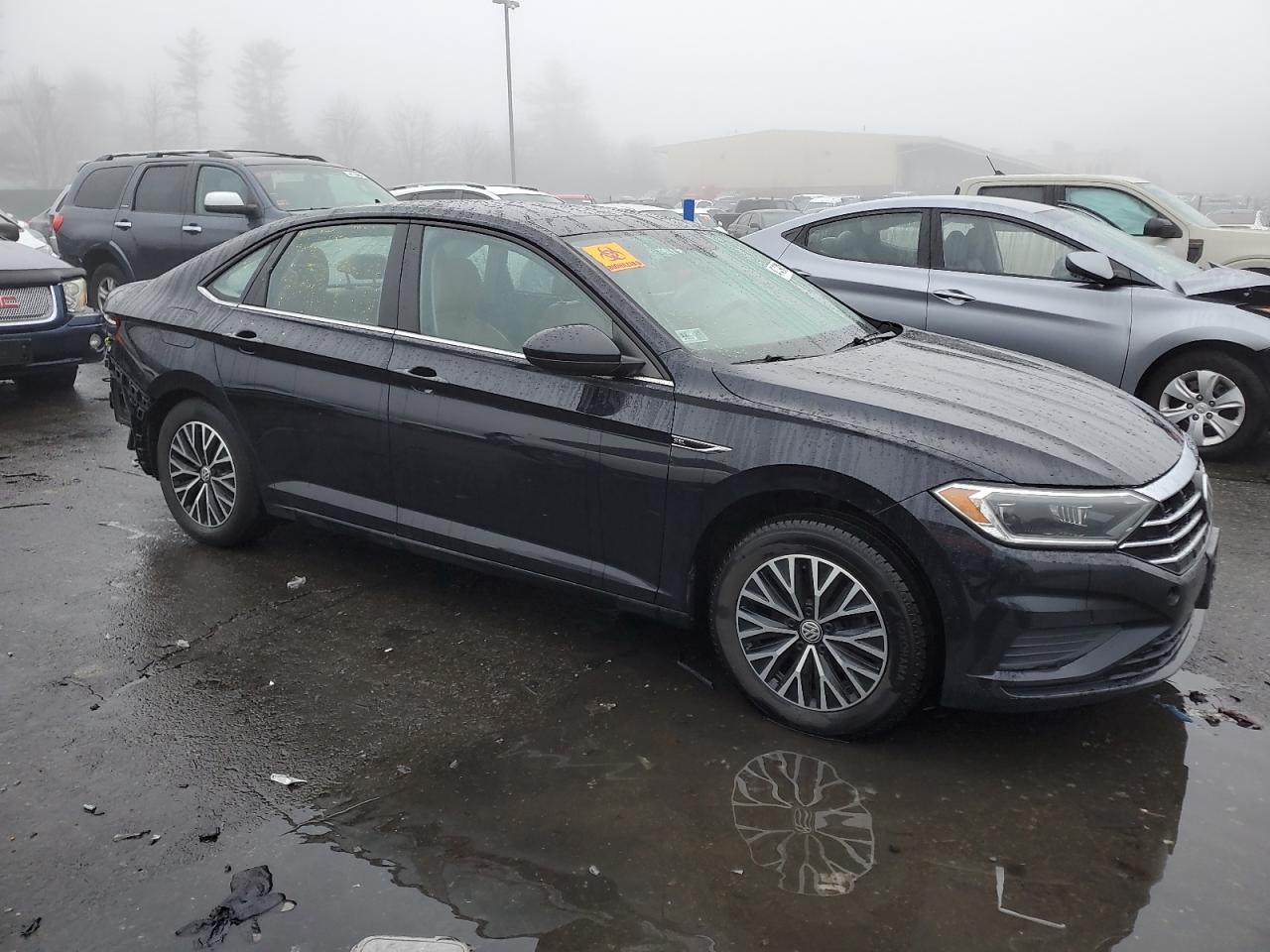 2019 Volkswagen Jetta - Image 4