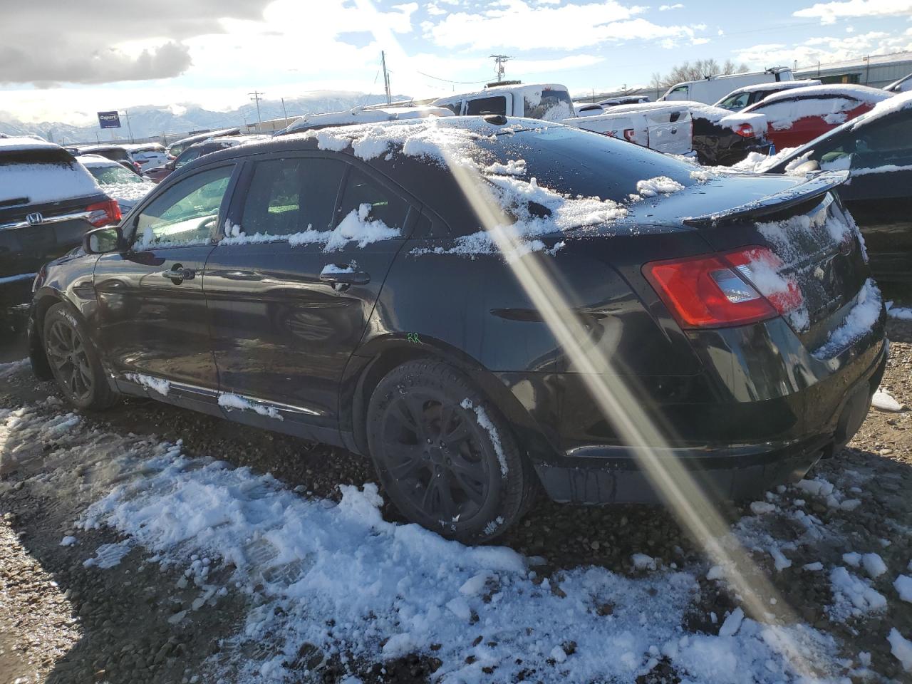2011 Ford Taurus - Image 2