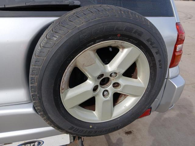 2004 TOYOTA RAV4 XT4 V