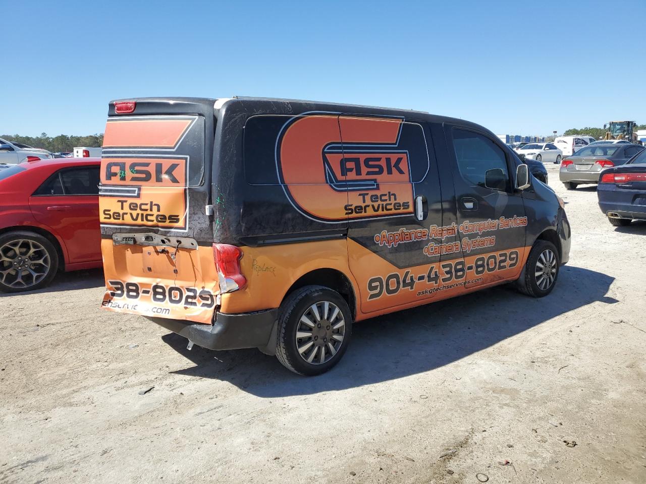 2013 Nissan NV - Image 3