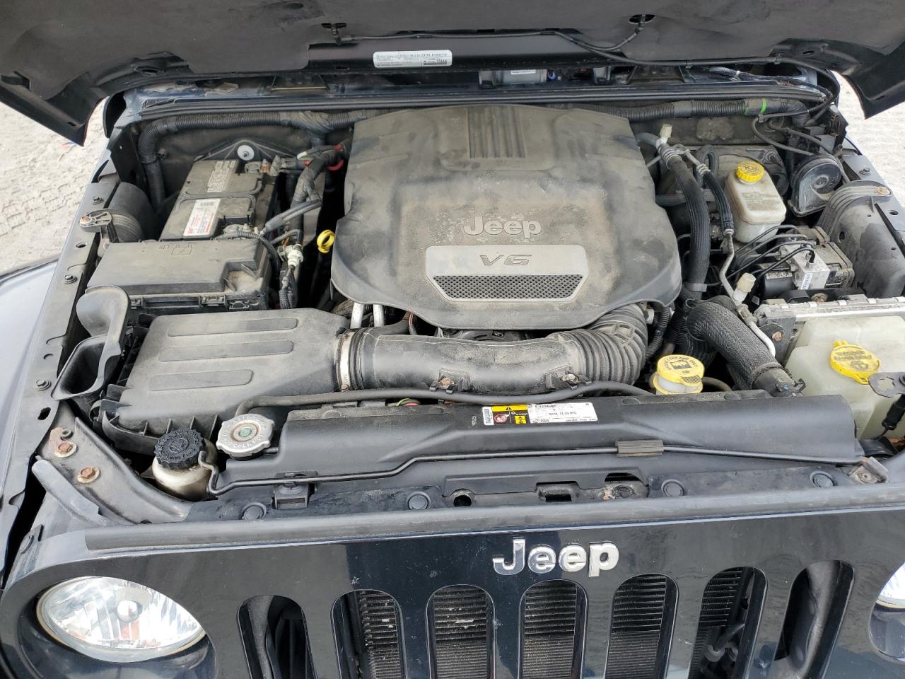 2015 Jeep Wrangler - Image 11