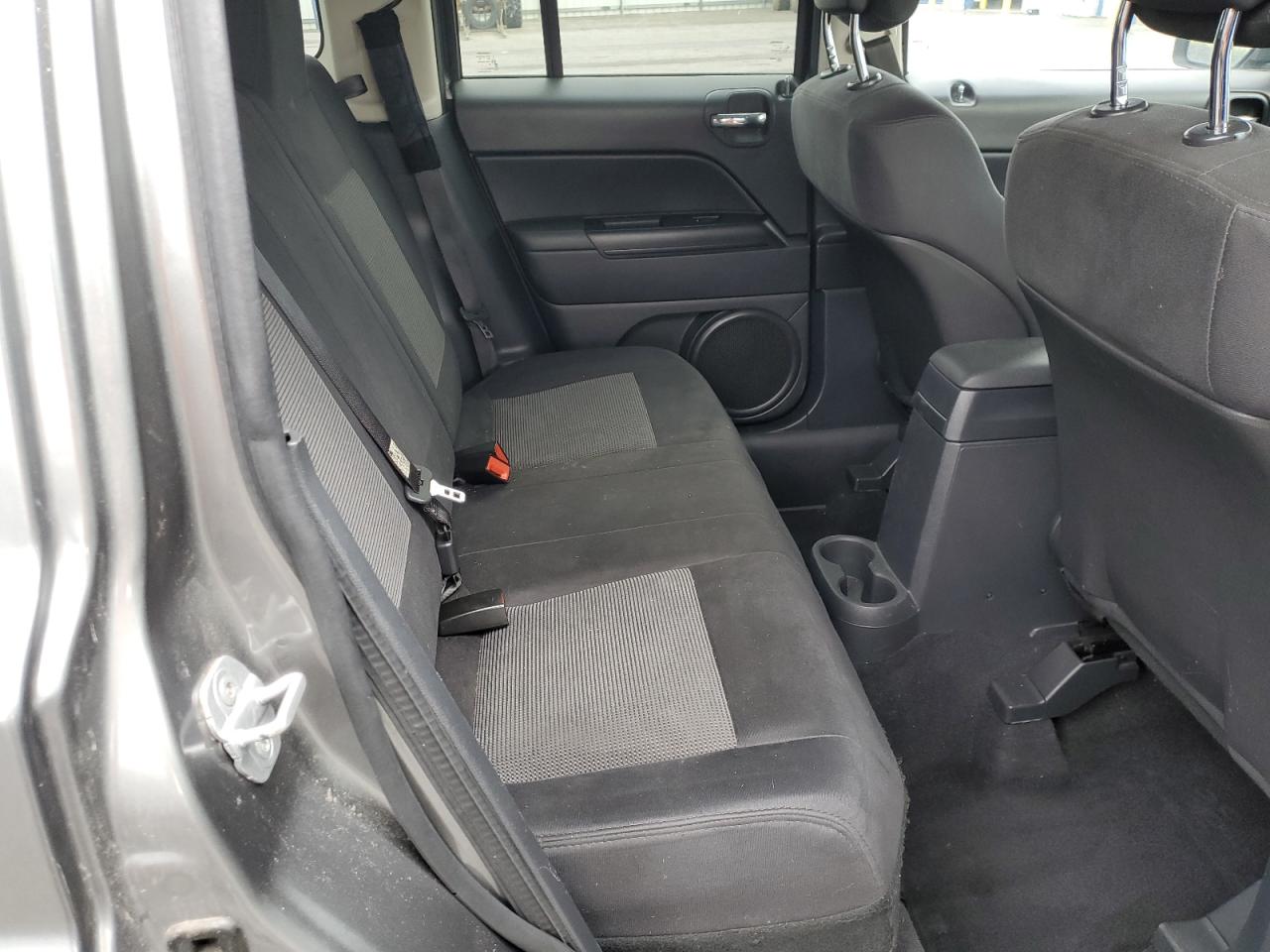 2012 Jeep Liberty (Patriot) - Image 11