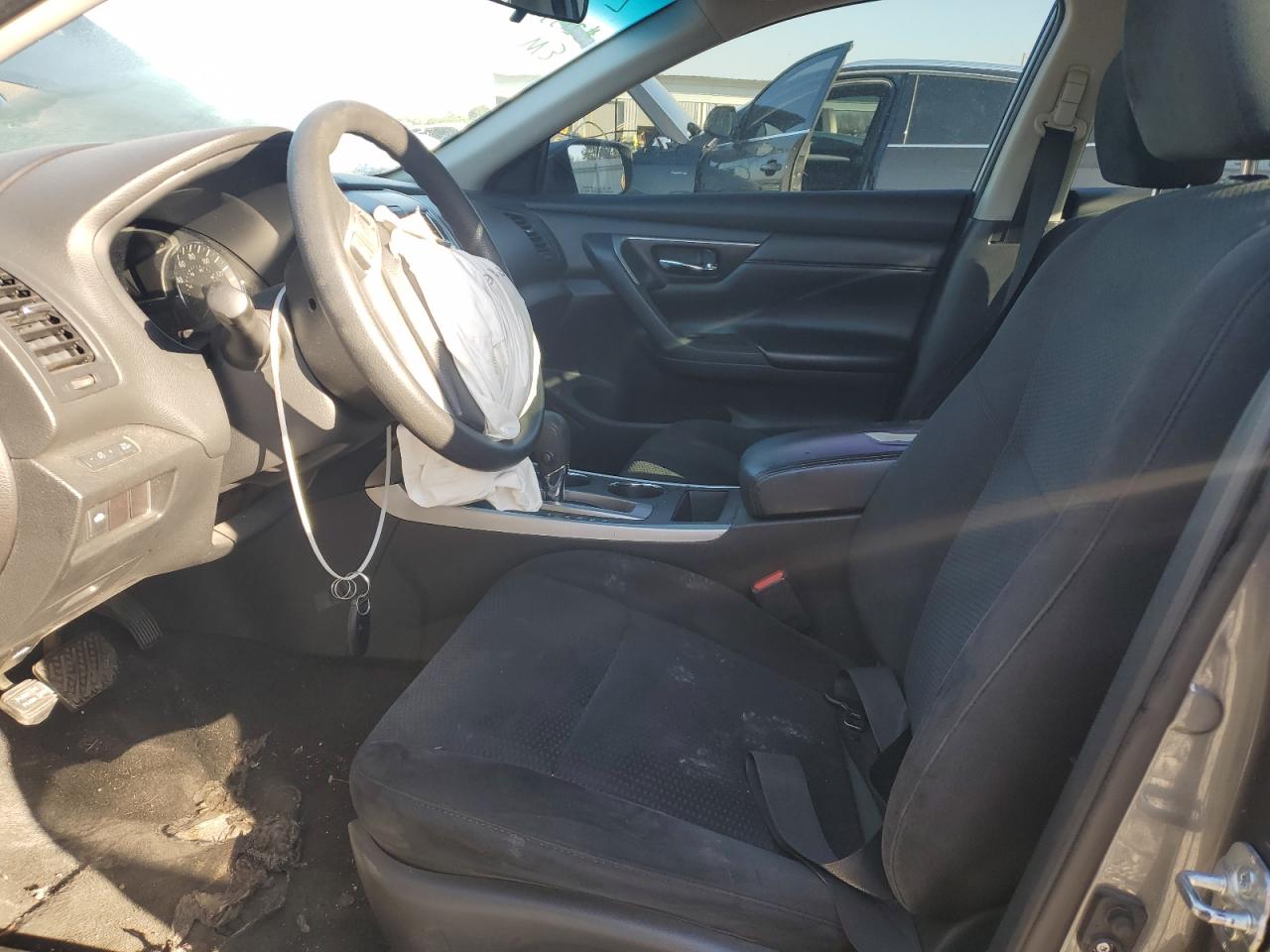 2015 Nissan Altima - Image 7